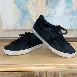 Outwoods Black Star Sneakers